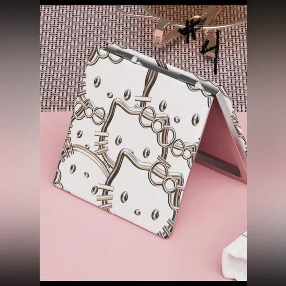 Hello Kitty NIP 1 piece Makeup Mirror - Picture 7 of 9